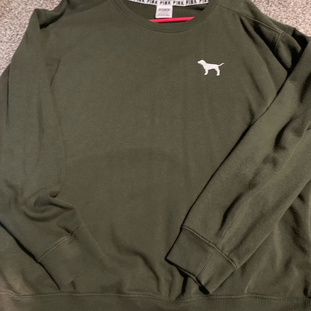 Vs pink olive green crew neck